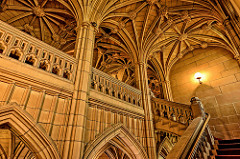 Aureus arcus lapideas