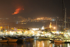 Etna Volcano Paroxysmal Eruption July 30 2011 - Creative Commons by gnuckx