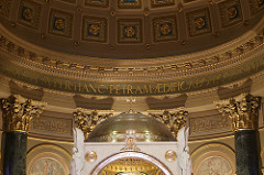 Closeup of Baldachino — "Tu es Petrus et super hanc Petram aedificabo ecclesiam mean et tibi dabo claves regni caelorum"