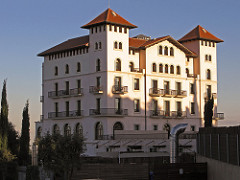 Un  edificio con vistas...pero en donde ? Hotel La Florida * Tibidabo