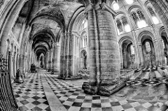 20150317__5D_4058 Fish eye corridor v02 bw.jpg