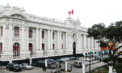 Ministro de Energía se presentará hoy en el Congreso