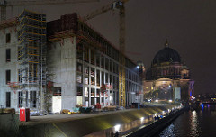 Die Rückseite / The Rear Side