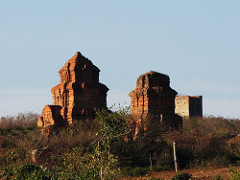 Tháp Po Sah Inư & Lầu Ông Hòang