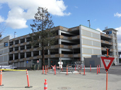 Giant Dublin parking garage for West Dublin/Pleasanton BART