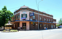 Tattersalls Hotel, West Wyalong