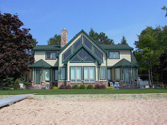 fanstastic architecture at higgins lake