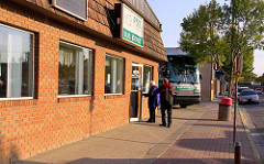 120927-YorktonBusStopCoffee