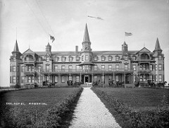 Roberval Hotel /  Hôtel Roberval