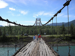 На мосту через Катунь