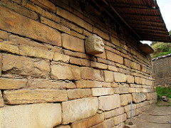 Cabeza clava, Chavín de Huántar, Huari, Ancash, Perú