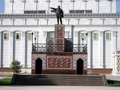 Lenin Statue