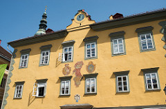 Дом с часами