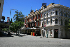 Brisbane St