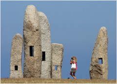 3300-Menhires no parque escultorico da Torre de Hercules