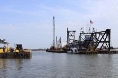 High school students become hydraulic engineers for a day