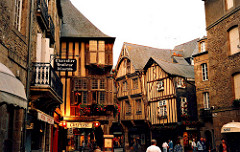 Dinan