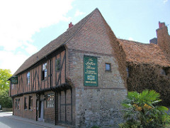 The Lattice House Inn, King