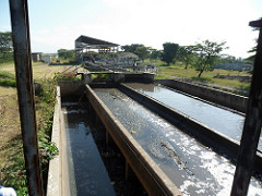 Inlet distribution channels