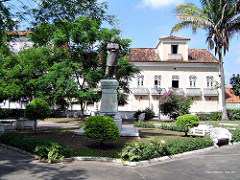 Praça Benedito Leite