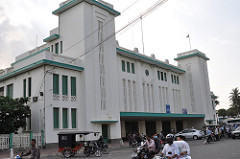 The elegant PP train station