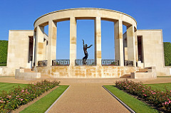 France-000837 - Back of Memorial