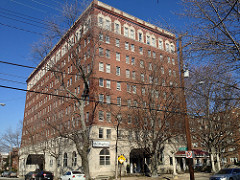 425 W. Ormsby Avenue