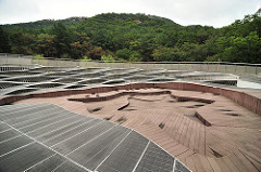 安養藝術公園 Anyang Art Park 061 - Acconci Studio - Linear Building up in the trees.jpg