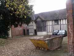 Worcester & Birmingham Canal, Worcester - The Commandery - skip